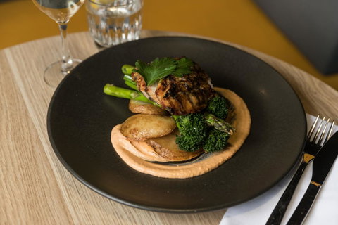 Rydges Pit Lane - Accommodation NSW 7