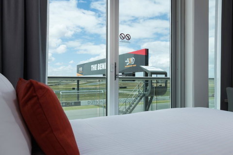 Rydges Pit Lane - Accommodation NSW 22