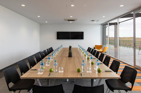 Rydges Pit Lane - Accommodation NSW 40