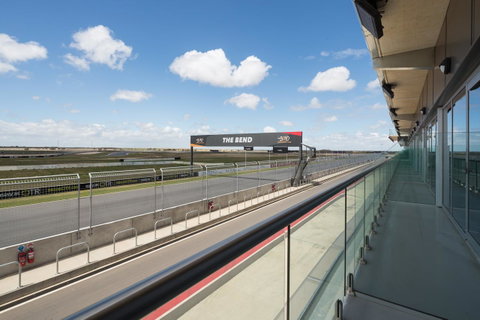 Rydges Pit Lane - Accommodation NSW 1