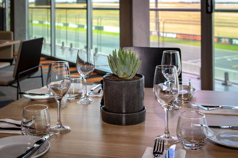 Rydges Pit Lane - Accommodation NSW 37