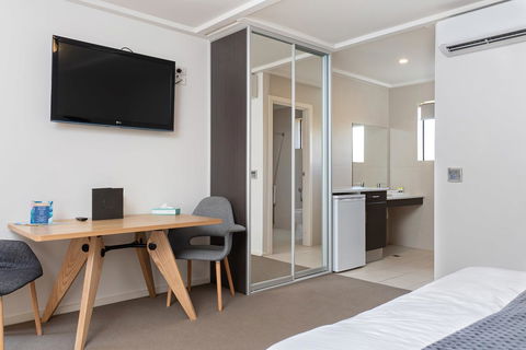 Mick O\'Sheas - Accommodation NSW 1