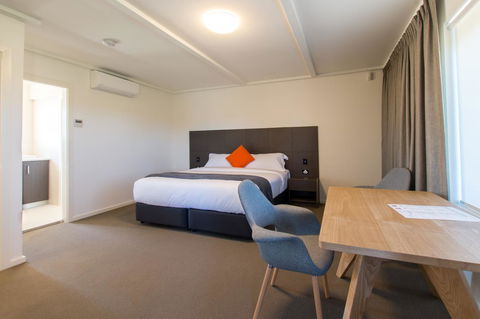 Mick O\'Sheas - Accommodation NSW 29