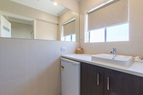 Mick O\'Sheas - Accommodation NSW 26