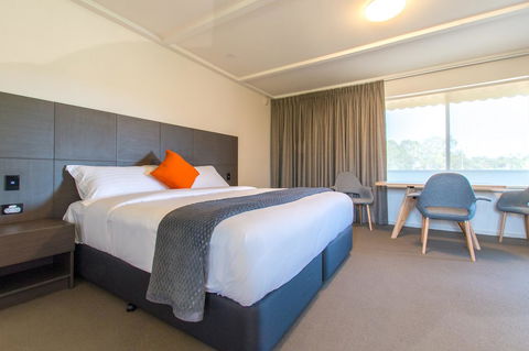 Mick O\'Sheas - Accommodation NSW 0