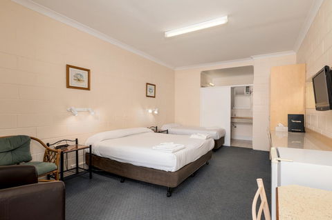Blue Seas Motel - Accommodation NSW 1