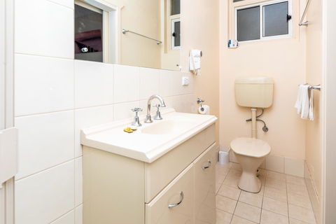 Blue Seas Motel - Accommodation NSW 13