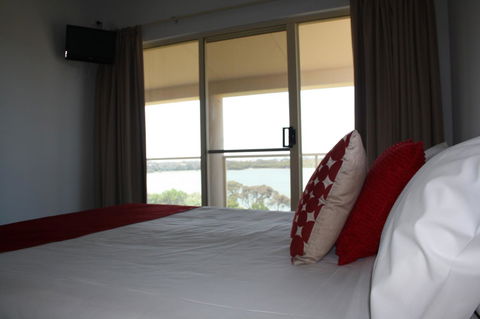 Lakeview Motel And Apartments - Accommodation NSW 4
