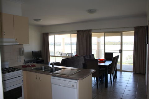 Lakeview Motel And Apartments - Accommodation NSW 5