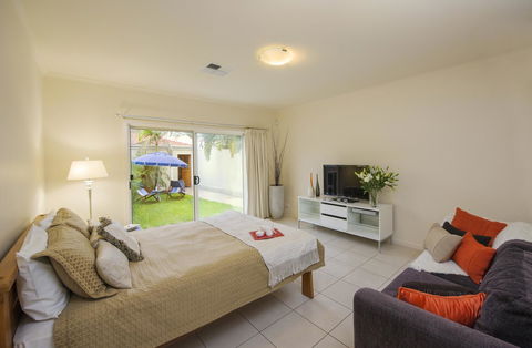 Adelaide Luxury Beach House - Accommodation NSW 33
