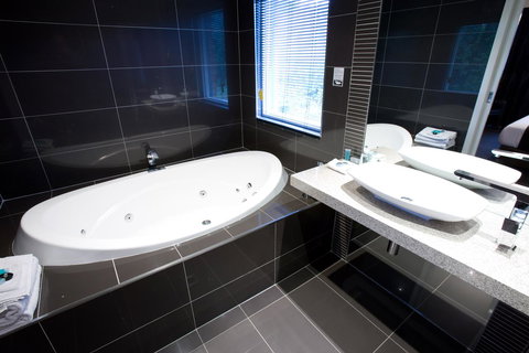 The Commodore - Accommodation NSW 30