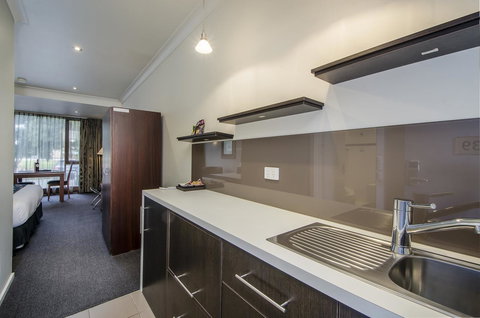 The Commodore - Accommodation NSW 42