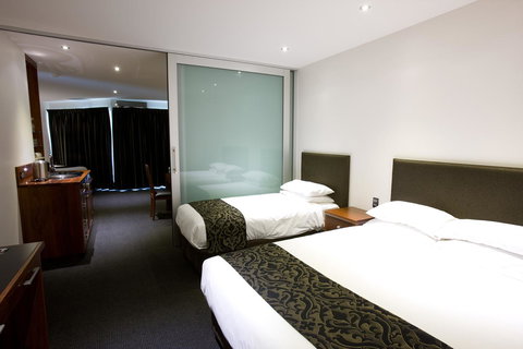 The Commodore - Accommodation NSW 9