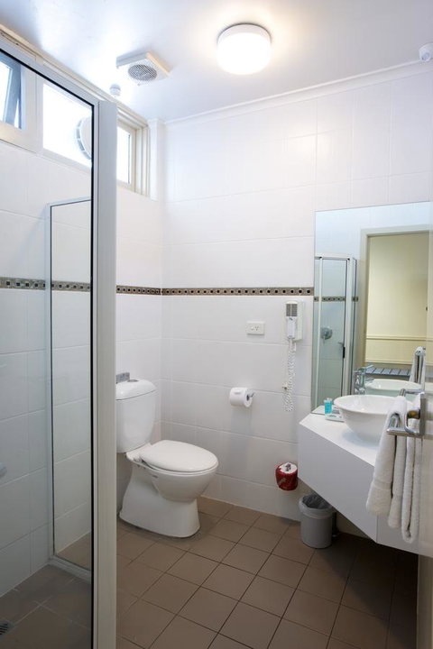 The Commodore - Accommodation NSW 28