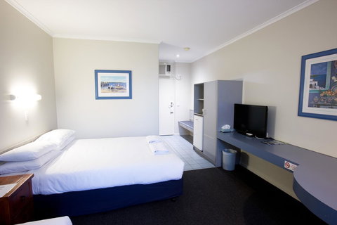 The Commodore - Accommodation NSW 27