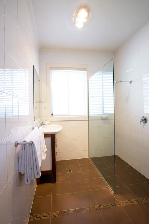 The Commodore - Accommodation NSW 24