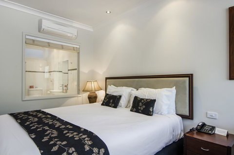 The Commodore - Accommodation NSW 6