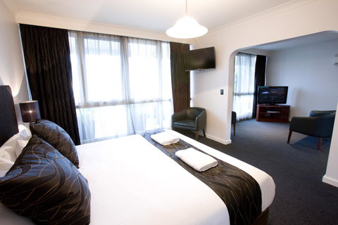 The Commodore - Accommodation NSW 33