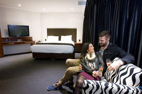 The Commodore - Accommodation NSW 37