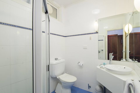 The Commodore - Accommodation NSW 40