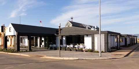 Ellen Hotel - Accommodation NSW 9