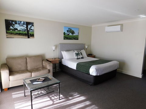 Alexander Cameron Suites - Accommodation NSW 9