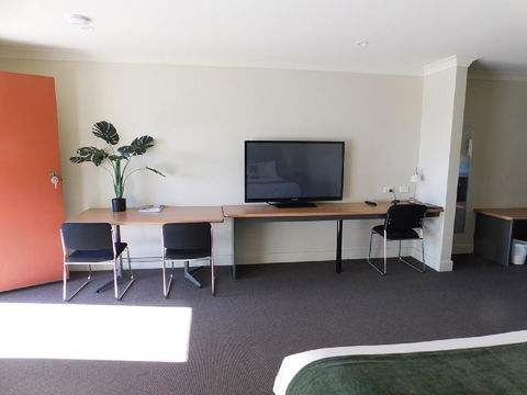 Alexander Cameron Suites - Accommodation NSW 10
