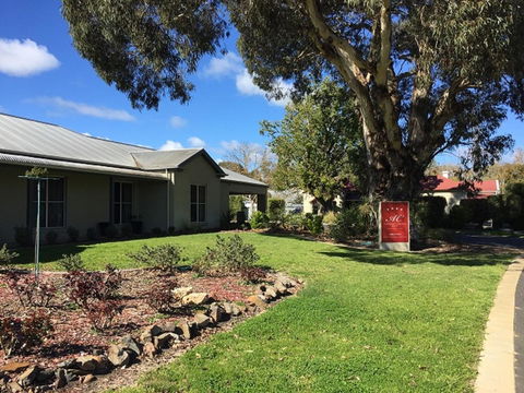 Alexander Cameron Suites - Accommodation NSW 3
