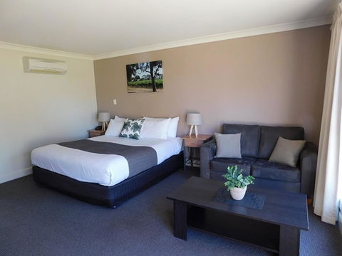 Alexander Cameron Suites - Accommodation NSW 12