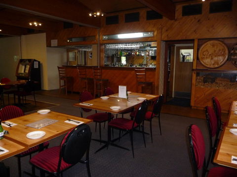 The Wine Vine Hotel - Accommodation NSW 8