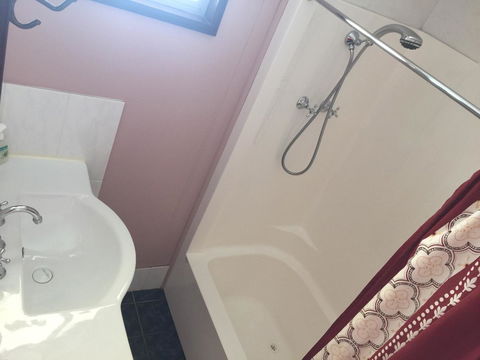 Clare Valley Cabins - Accommodation NSW 19