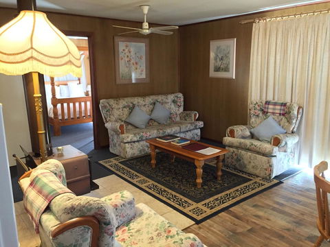 Clare Valley Cabins - Accommodation NSW 24