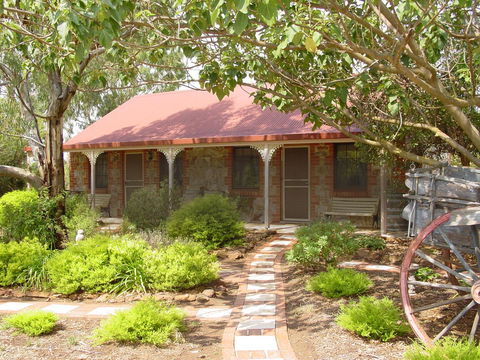 Langmeil Cottages - Accommodation NSW 9