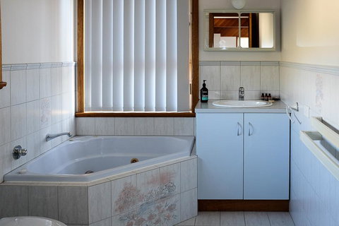 Seacroft - Accommodation NSW 24