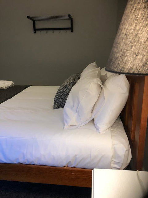 Cornwall Hotel - Accommodation NSW 9