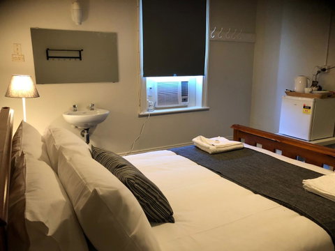 Cornwall Hotel - Accommodation NSW 16