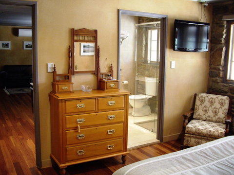1860 Wine Country Cottages - Accommodation NSW 15