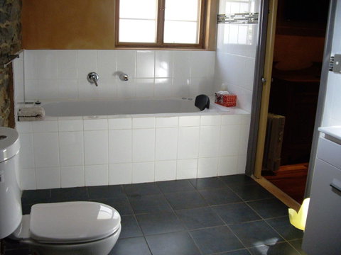 1860 Wine Country Cottages - Accommodation NSW 18