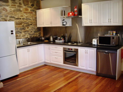 1860 Wine Country Cottages - Accommodation NSW 17