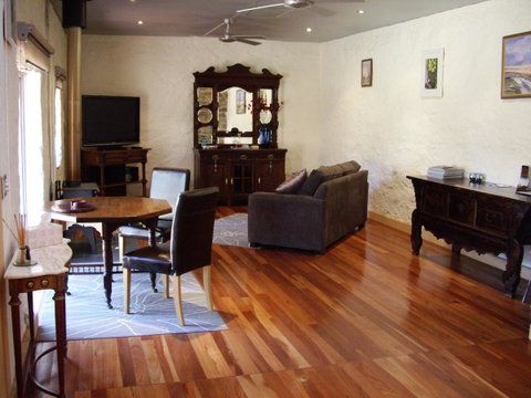 1860 Wine Country Cottages - Accommodation NSW 16