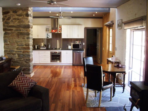 1860 Wine Country Cottages - Accommodation NSW 2