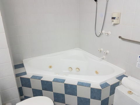 Mandurah Family Resort - Accommodation NSW 2