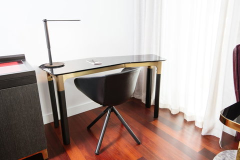 QT Perth - Accommodation NSW 2