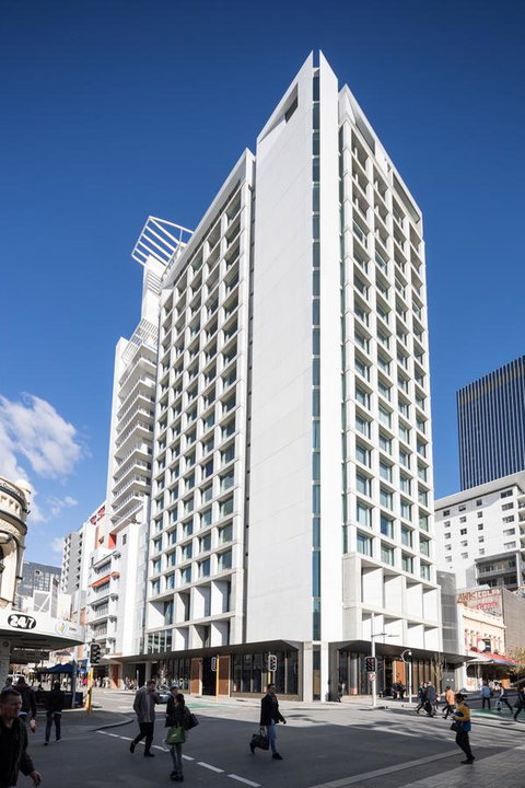 QT Perth - Accommodation NSW 7