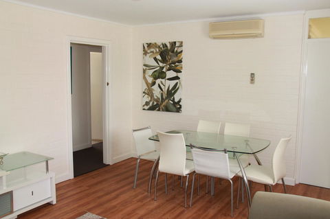 Malibu Apartments - Perth - Accommodation NSW 5