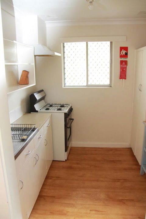 Malibu Apartments - Perth - Accommodation NSW 8
