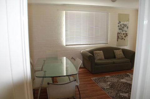 Malibu Apartments - Perth - Accommodation NSW 14