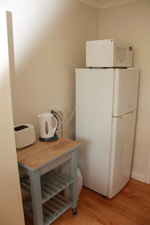 Malibu Apartments - Perth - Accommodation NSW 9