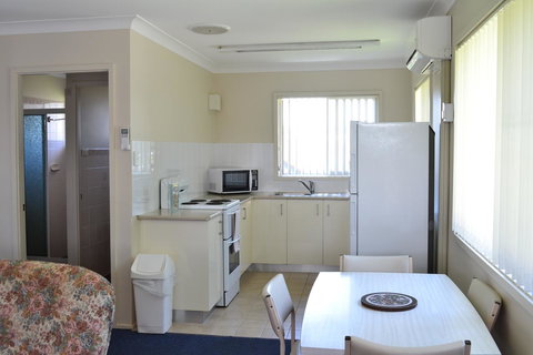 Sundial Holiday Units - Accommodation NSW 42