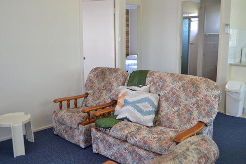 Sundial Holiday Units - Accommodation NSW 40